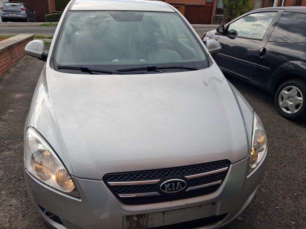 Kia Ceed 88.300 km 11/2009, Autos, Argent ou Gris, Achat, 1350 kg, Entretenue par le concessionnaire
