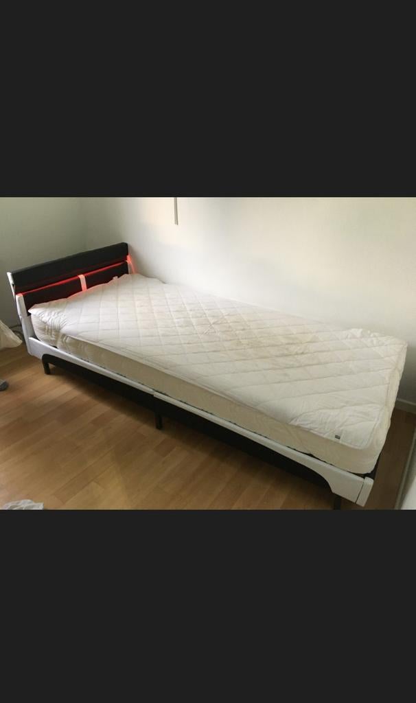 lit led 1pers. avec sommier toujours emballer, Neuf, 90 cm, Une personne, Enlèvement