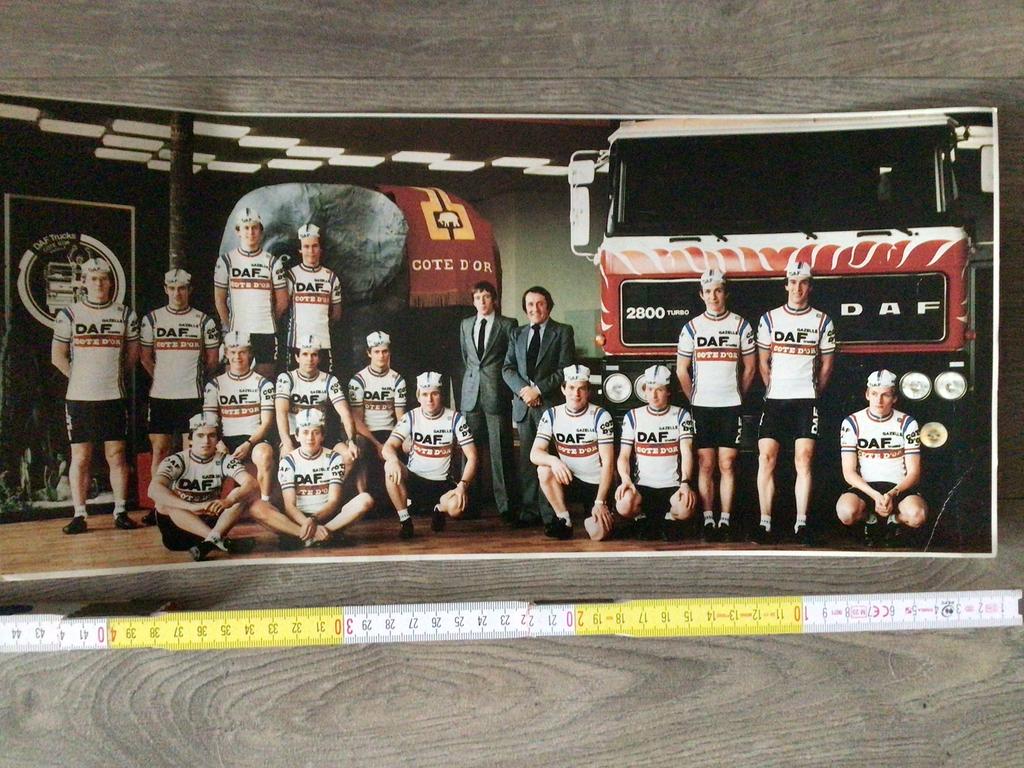 Wielerposter1981 team daf truks cote d.or roger de vlaeminck, Verzenden, Zo goed als nieuw
