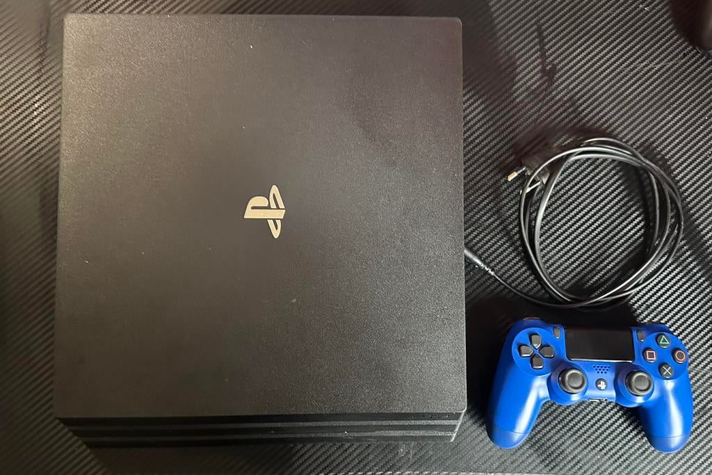 Ps4 pro 1tb, Ophalen, Zo goed als nieuw, Met 1 controller, Pro