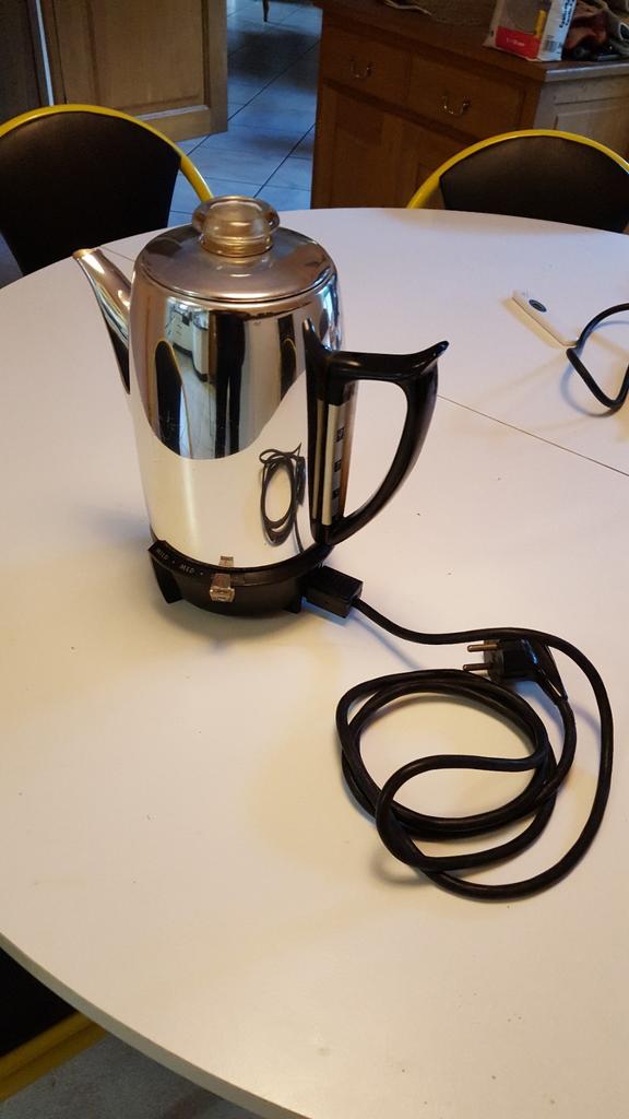 Cafetière électrique Général Electric., Electroménager, Cafetières, Enlèvement, Comme neuf, Cafetière