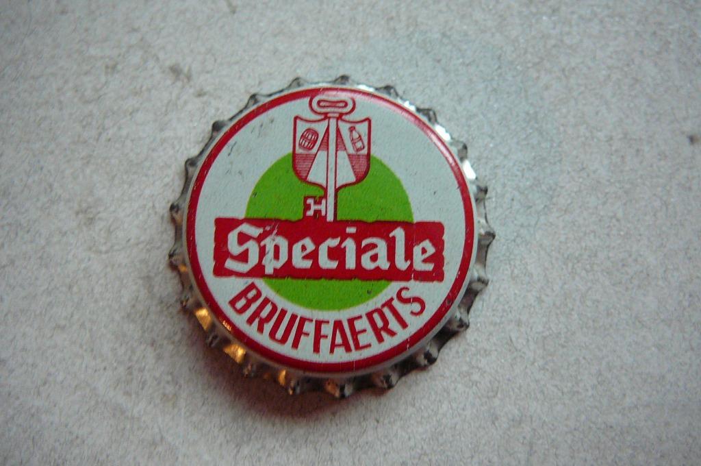 Speciale Bruffaerts brouwerij Neerijse oude kroonkurk, Verzamelen, Ophalen of Verzenden, Zo goed als nieuw, Overige typen