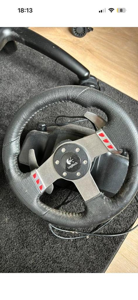 Logitech G27 steering wheel, pedals and shifter., Ophalen, Zo goed als nieuw