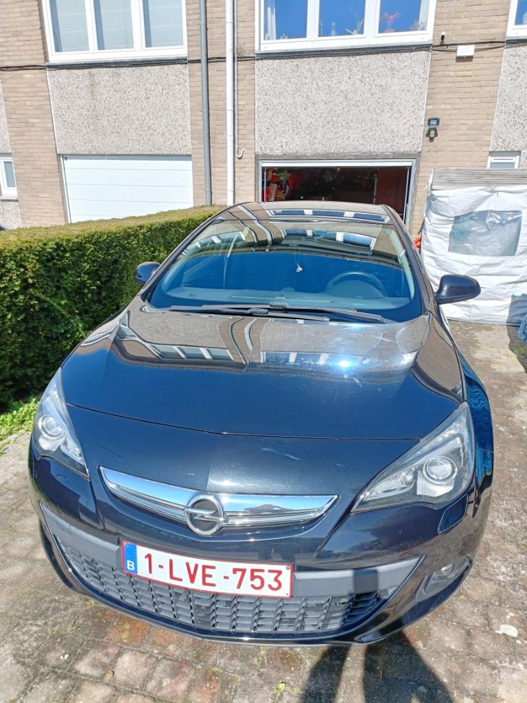 Opel Astra GTC sport 2015, Euro 6, 149 g/km, Noir, Particulier