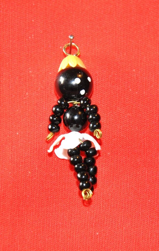 pendentif figurine africaine en perle (x2022), Enlèvement ou Envoi, Autres couleurs, Utilisé, Autres matériaux