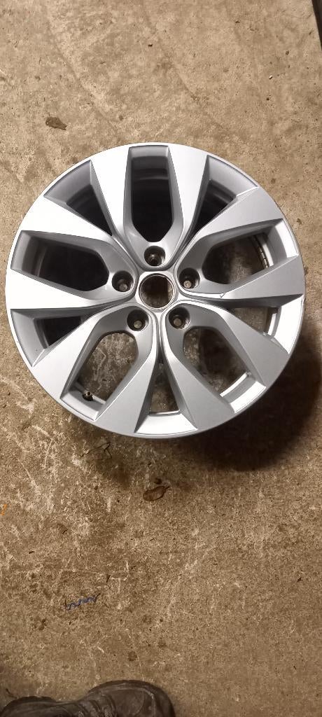 1 jante Renault Captur, Enlèvement, 17 pouces, Jante(s)