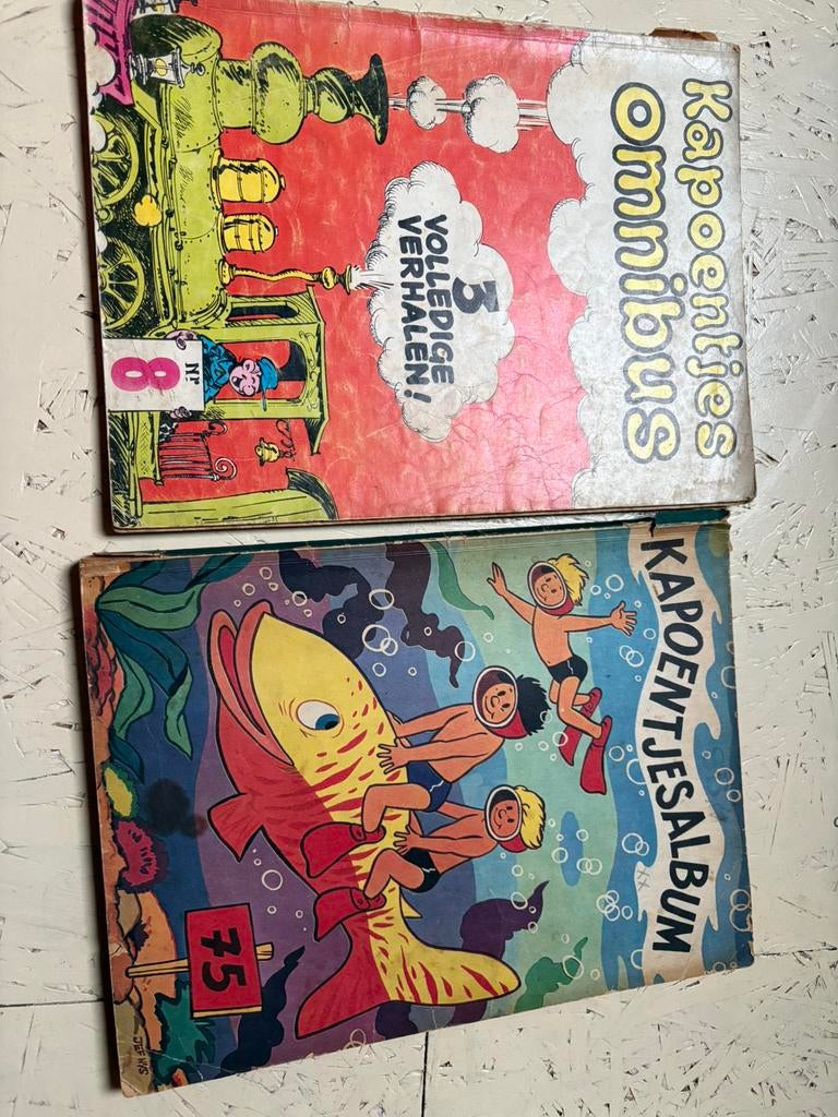Kapoentjesalbum 75 en kapoentjes omnibus 8, Boeken, Ophalen of Verzenden, Gelezen
