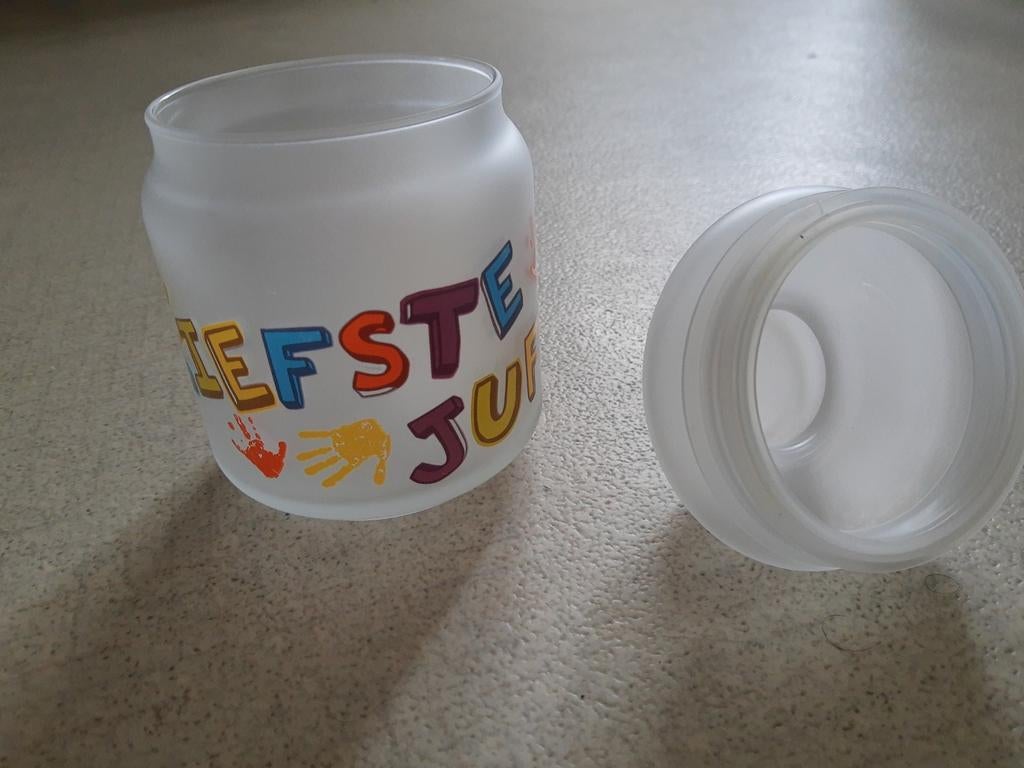 Snoeppot (geschenk juf/meester), Enlèvement, Verre