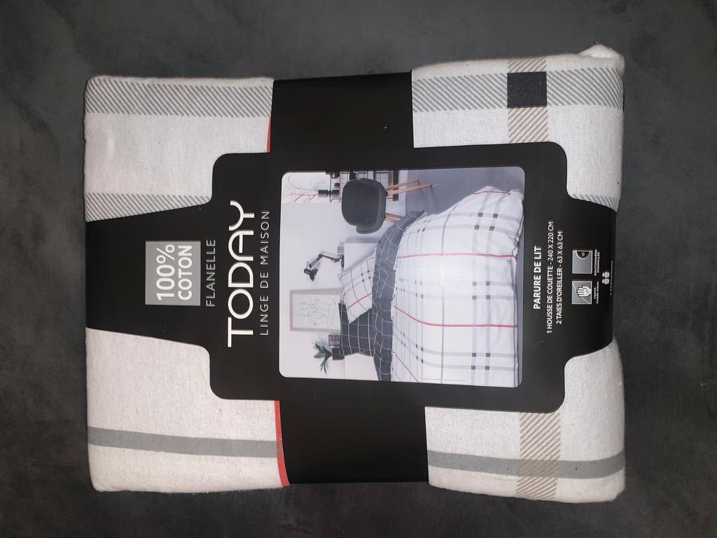Parure de lit neuf 240x220 flanelle +taie 20€ réversible, Enlèvement ou Envoi, Comme neuf