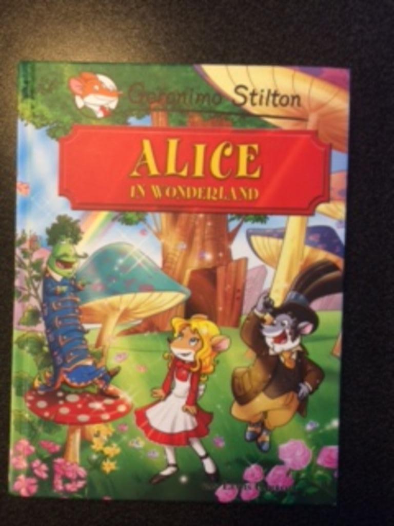 boek Geronimo Stilton 'Alice in wonderland' heel goede staat, Ophalen, Geronimo Stilton, Zo goed als nieuw, Fictie