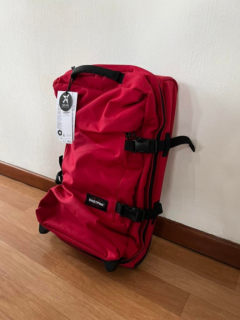 Rode valise Eastpak Tranverz (42L) (trolley/pakker), Handtassen en Accessoires, Tassen | Reistassen en Weekendtassen, 40 tot 60 cm