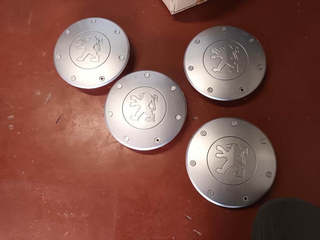 Peugot expert wieldoppen, Ophalen, Velg(en)