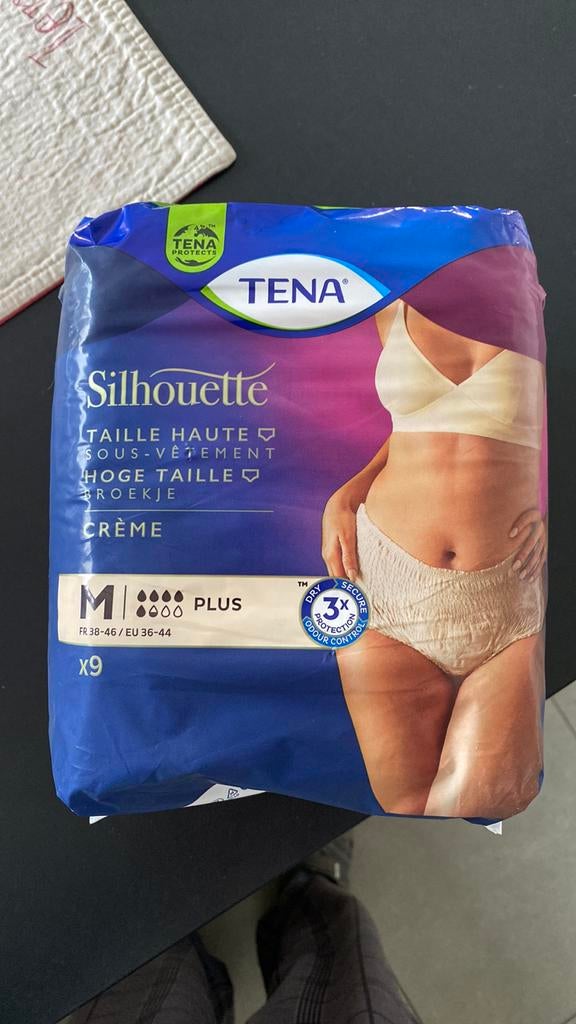 Tena, Divers, Comme neuf