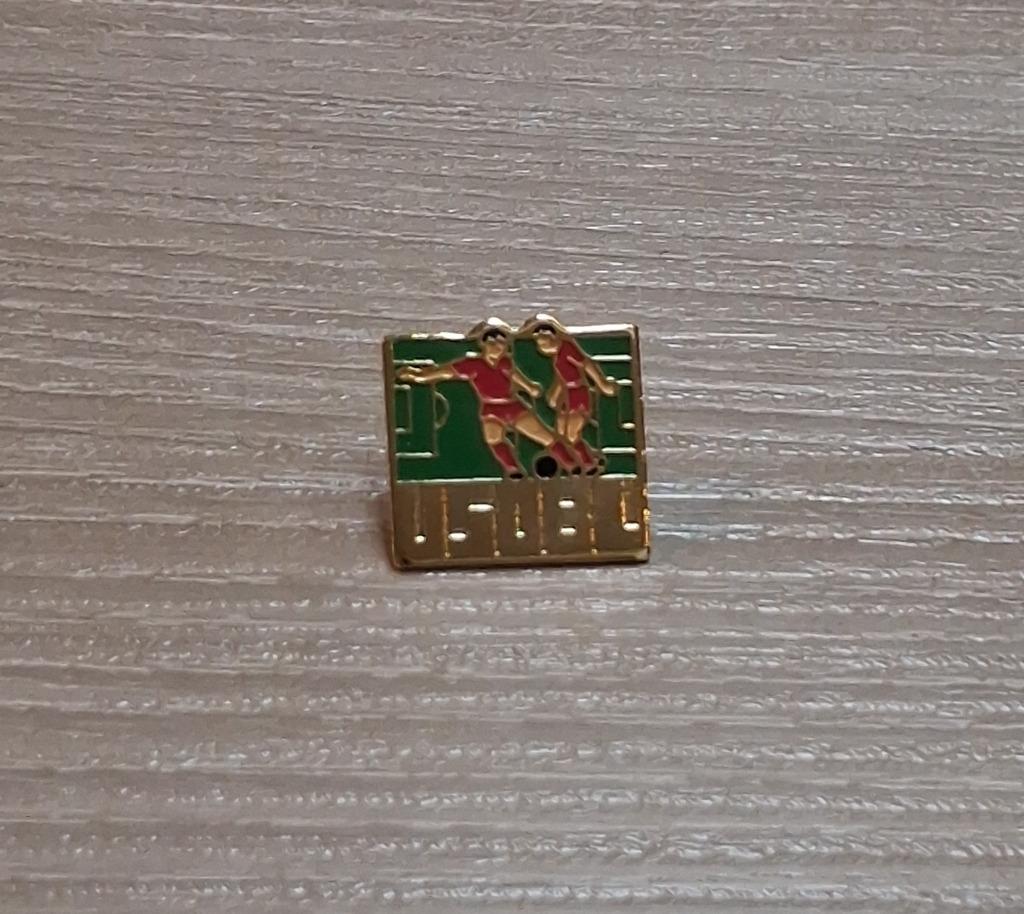 PIN - VOETBAL - FOOTBALL, Verzamelen, Speldjes, Pins en Buttons, Verzenden, Gebruikt, Sport, Speldje of Pin