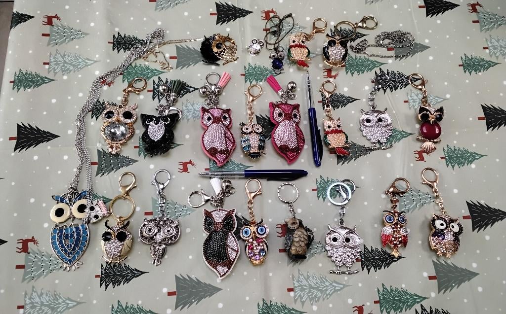 Lot metalen sleutelhangers in de vorm van uilen., Verzamelen, Ophalen of Verzenden, Nieuw, Dier of Natuur