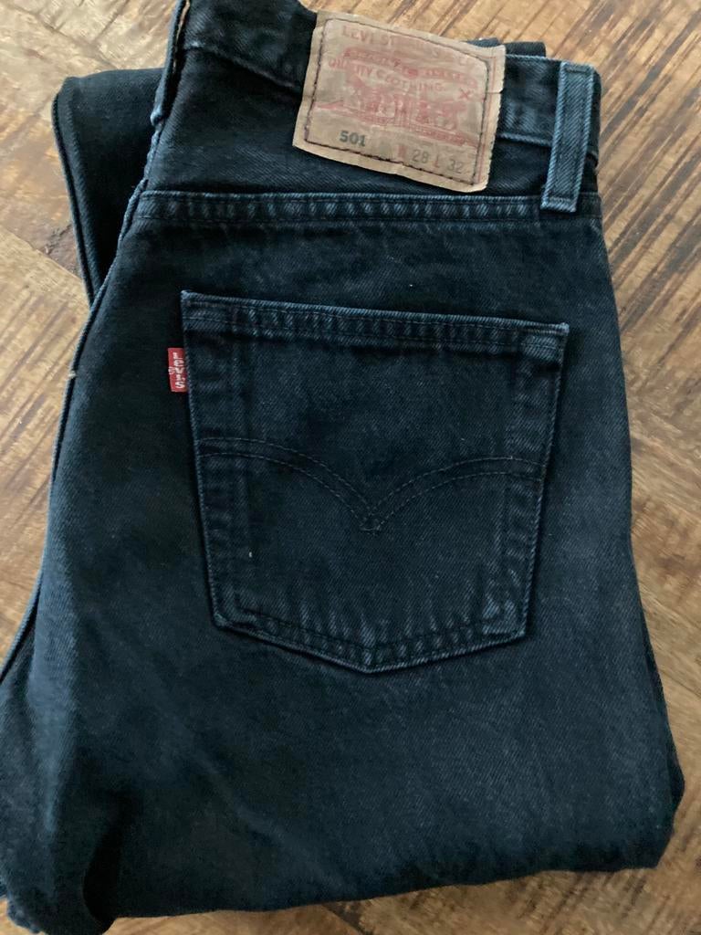 Levi s 501 femme noir 28/32, Ophalen of Verzenden, Zo goed als nieuw