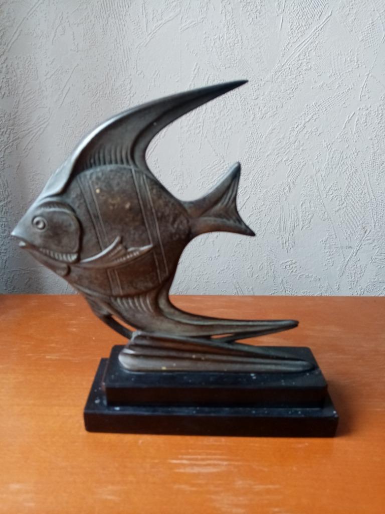 Sculpture Art déco Poisson Scalaire bronze/marbre  1930s 23c, Enlèvement ou Envoi, Bronze
