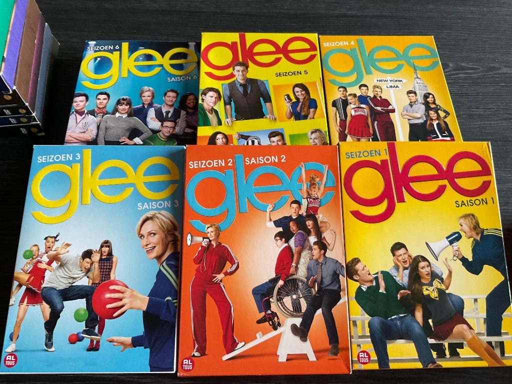 DVD’s Glee seizoen 1-6 compleet tv-serie, Tous les âges, Enlèvement ou Envoi, Comme neuf