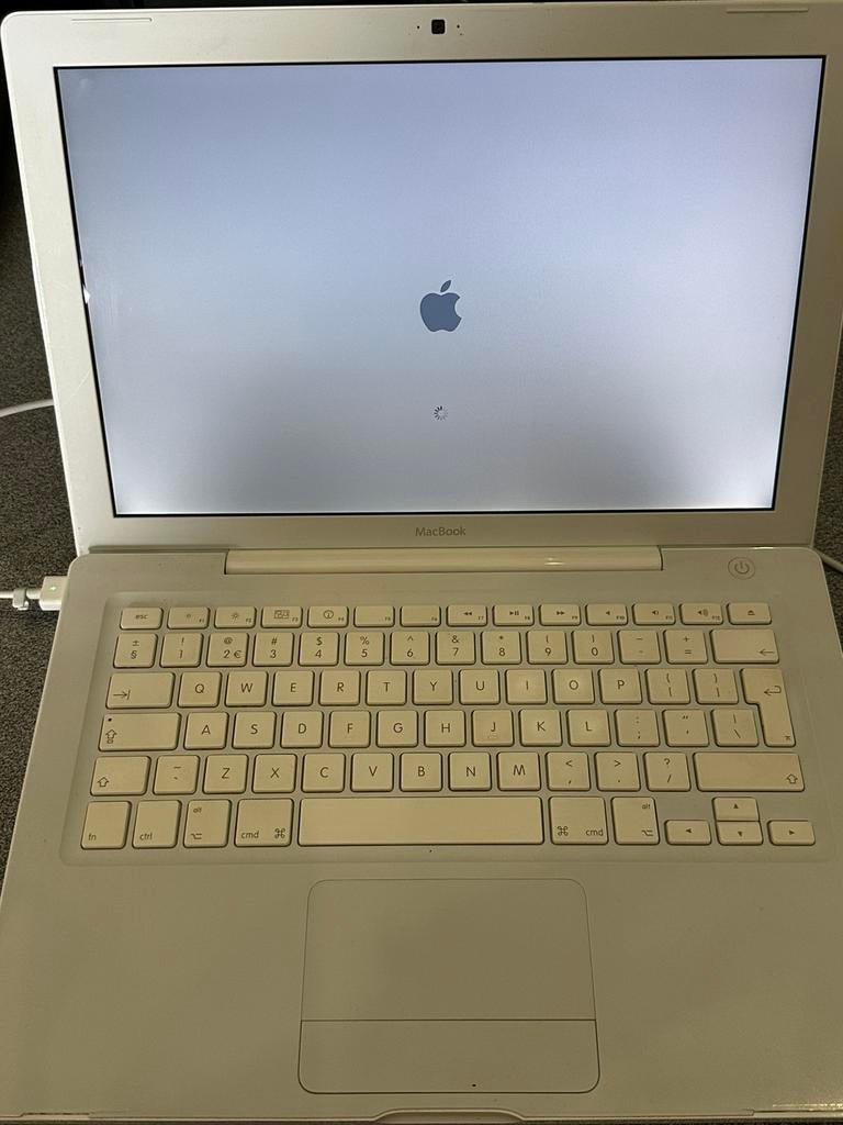 Macbooc Pro 2008, Qwerty, 13 pouces, Moins de 4 GB, Utilisé