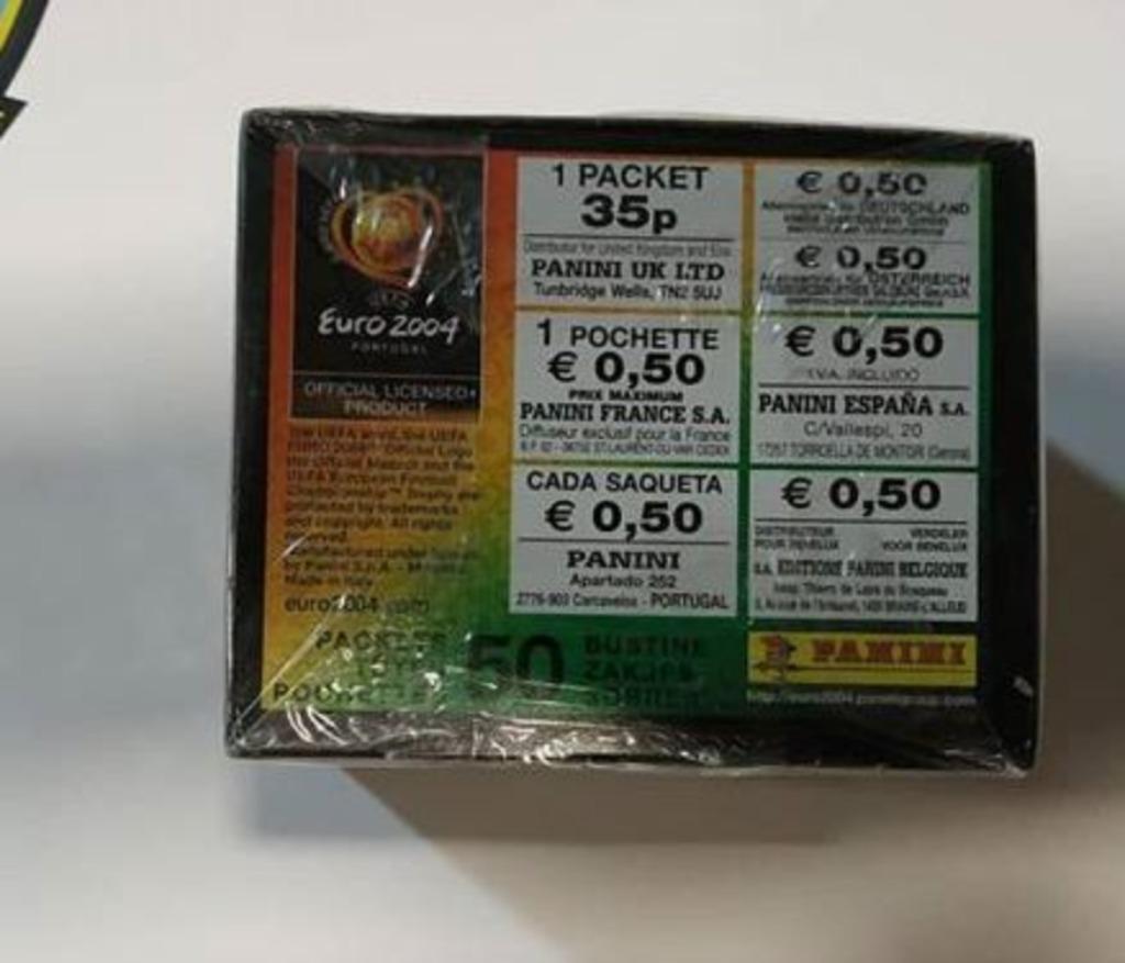 panini box euro 2004 neuf cellophaner, Enlèvement ou Envoi, Neuf, Plusieurs autocollants