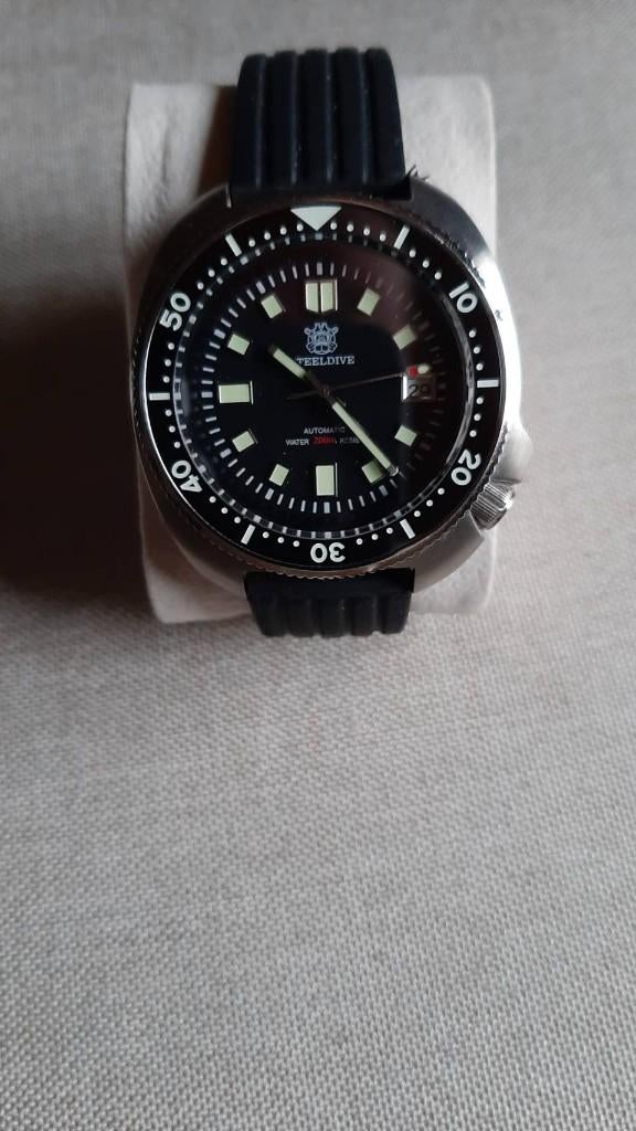 Steeldive Willard Turtle, Handtassen en Accessoires, Horloges | Heren, Overige merken, Overige materialen, Polshorloge, Overige materialen
