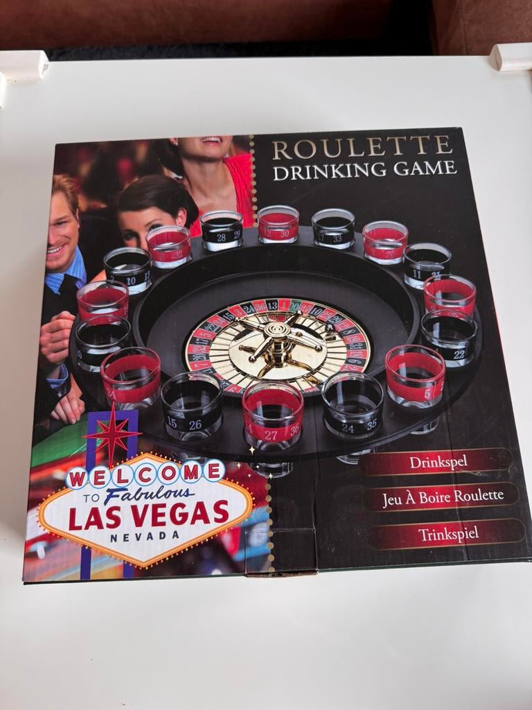 Drankspel roulette 16 shot glazen, Hobby en Vrije tijd, Ophalen, Zo goed als nieuw