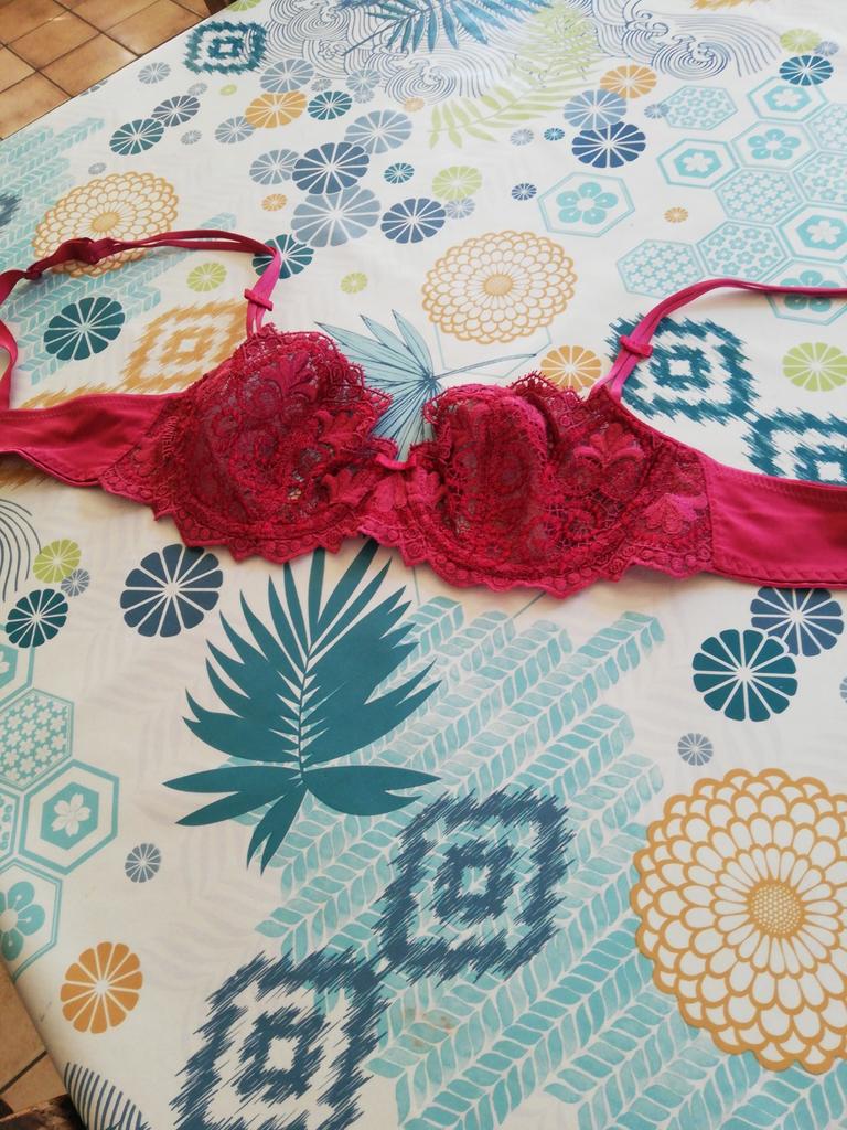 Soutien-gorge Chantelle. Taille 85B. Neuf., Ophalen of Verzenden, BH