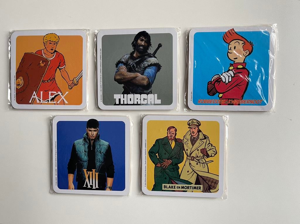 5 delig compleet set onderzetters nieuwstaat nog geseald, Collections, Enlèvement ou Envoi