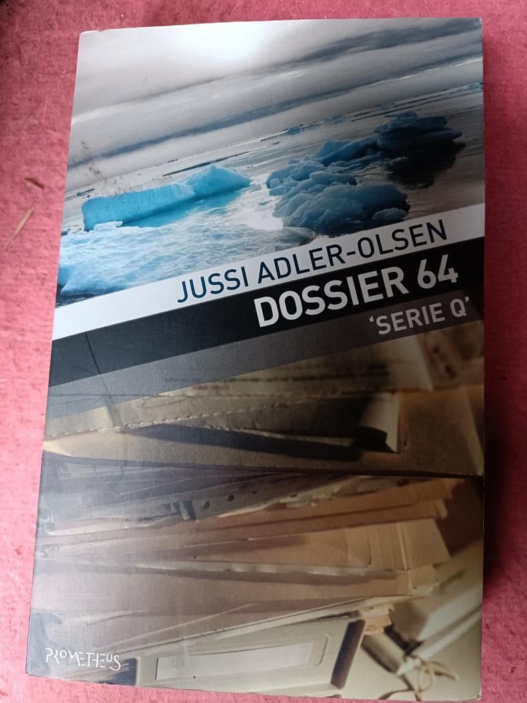 Jussi Adler-Olsen - Dossier 64, Ophalen of Verzenden, Zo goed als nieuw, Jussi Adler-Olsen