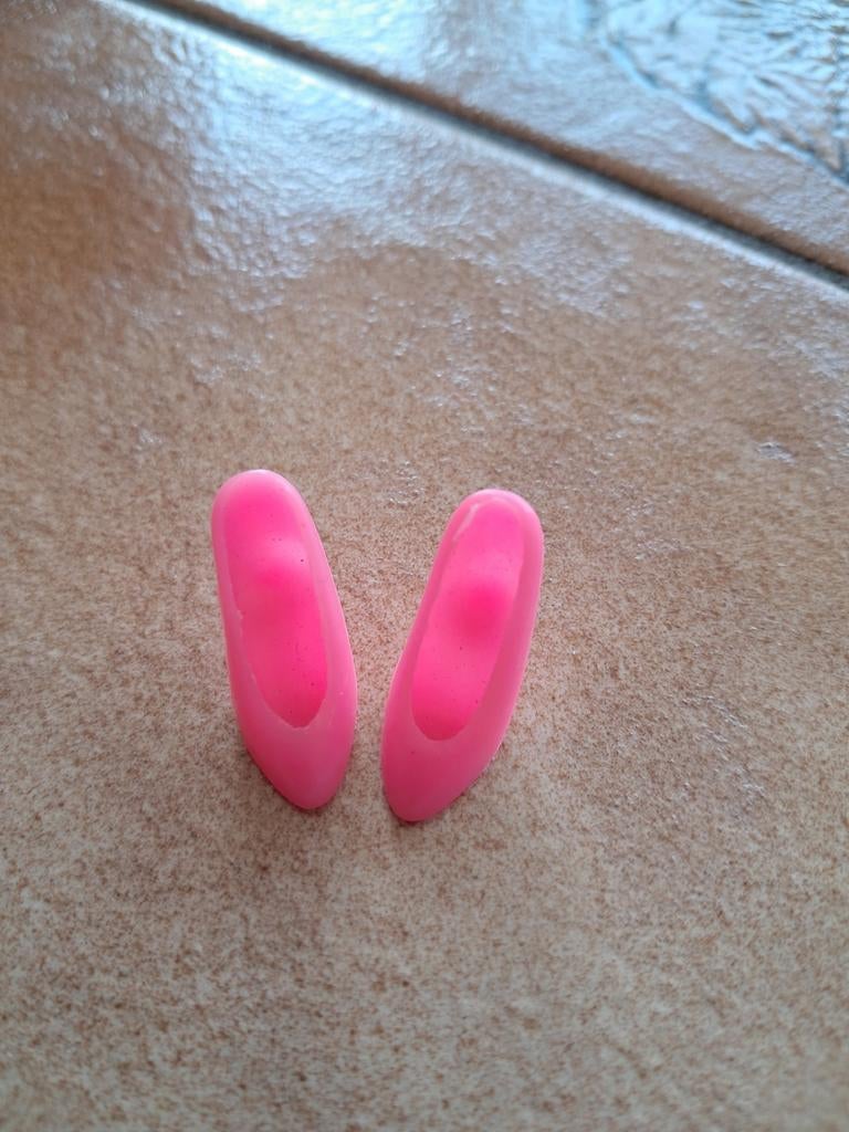 Paire d'escarpins roses fluo Barbie, Enlèvement ou Envoi, Comme neuf, Barbie