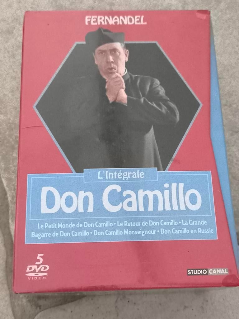 Coffret 5 Films L'intégrale Don Camillo neuf emballé, Cd's en Dvd's, Ophalen of Verzenden, Nieuw in verpakking