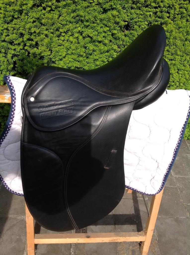 Dressuurzadel 17”, Ophalen, Zo goed als nieuw, Dressuur