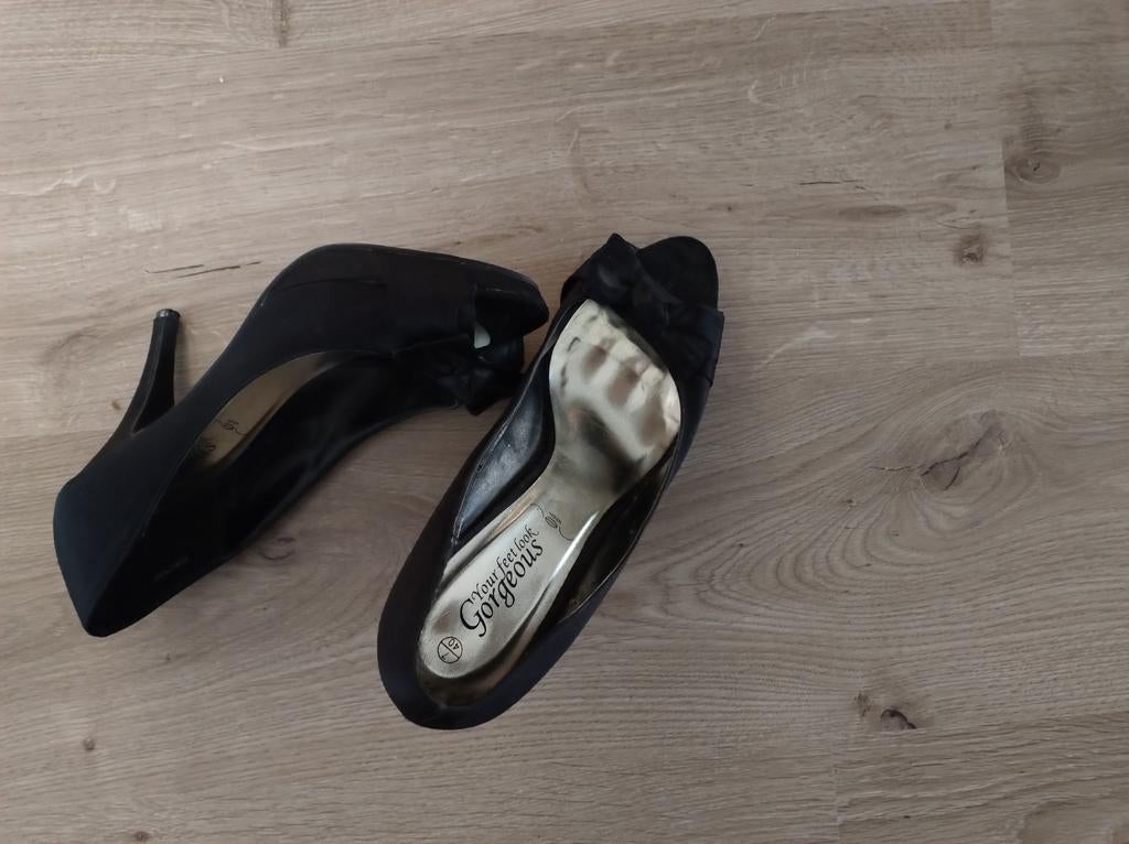 Zwarte geklede schoenen maat 40, Ophalen