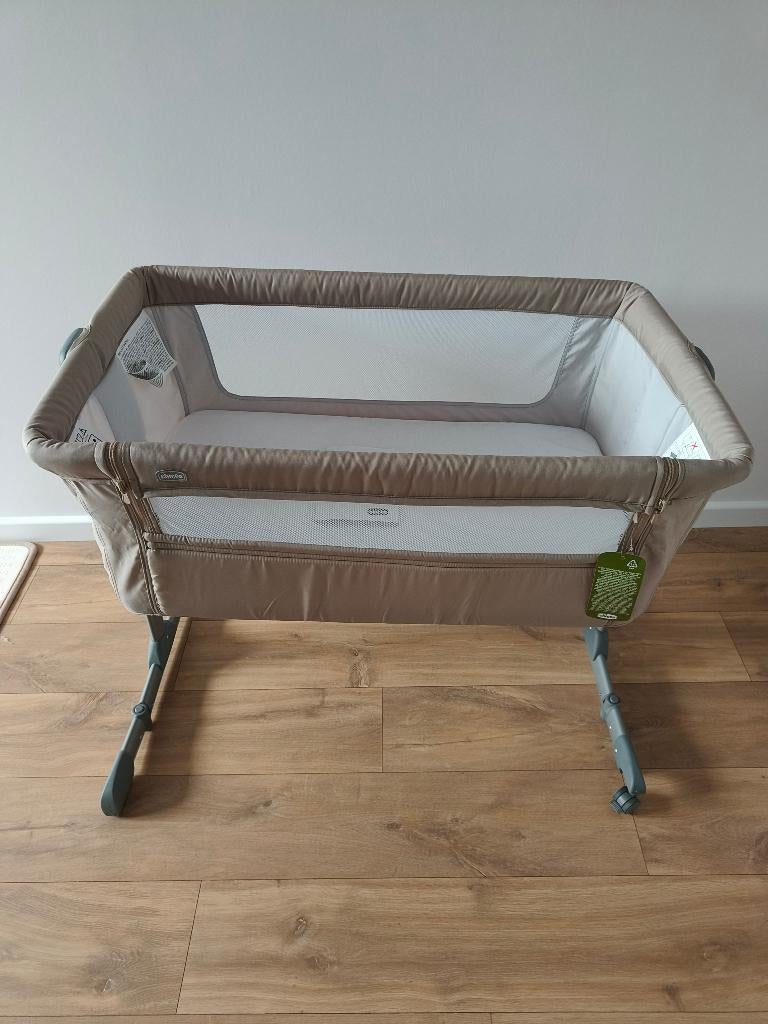 Co-sleeper Chicco Next2Me Essential + accessoires Aerosleep, Ophalen, Zo goed als nieuw, Wieg