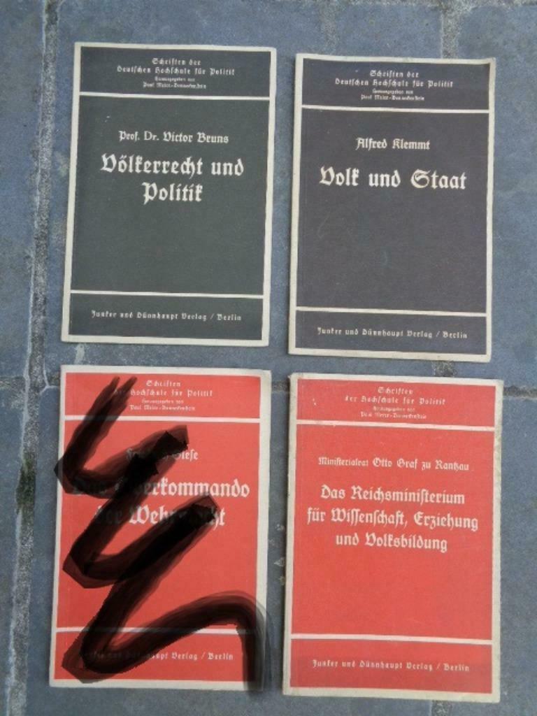 Politieke instructieboeken uit WO2 , aan 3 € / stuk, Ophalen of Verzenden, Overige soorten, Boek of Tijdschrift