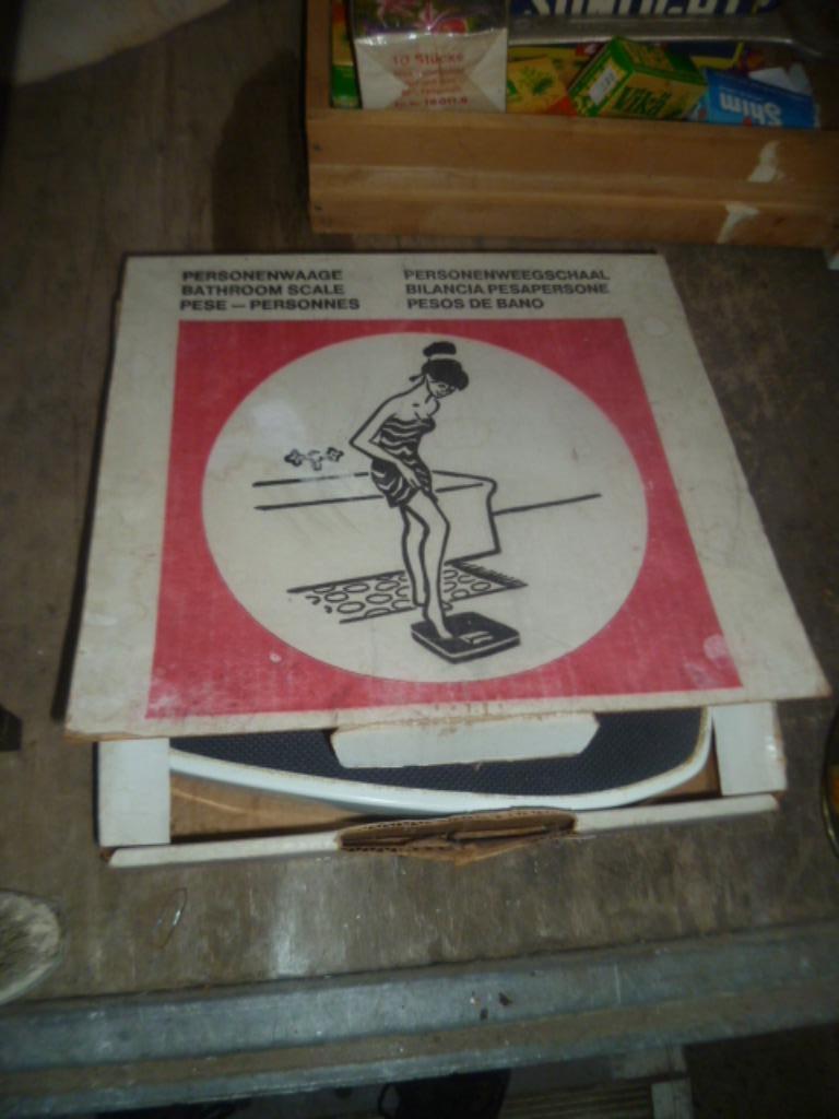 VINTAGE PERSONEN WEEGSCHAAL, Antiek en Kunst, Ophalen
