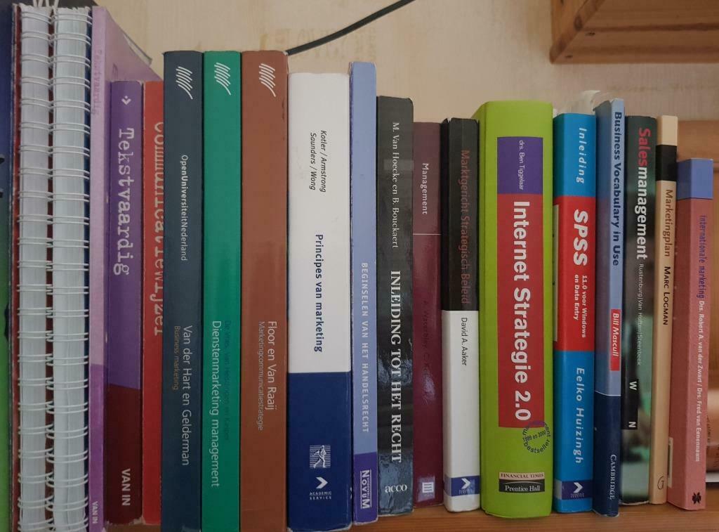 allerlei studieboeken bedrijfsbeheer marketing handboeken, Boeken, Ophalen of Verzenden, Gelezen, Hoger Onderwijs, /