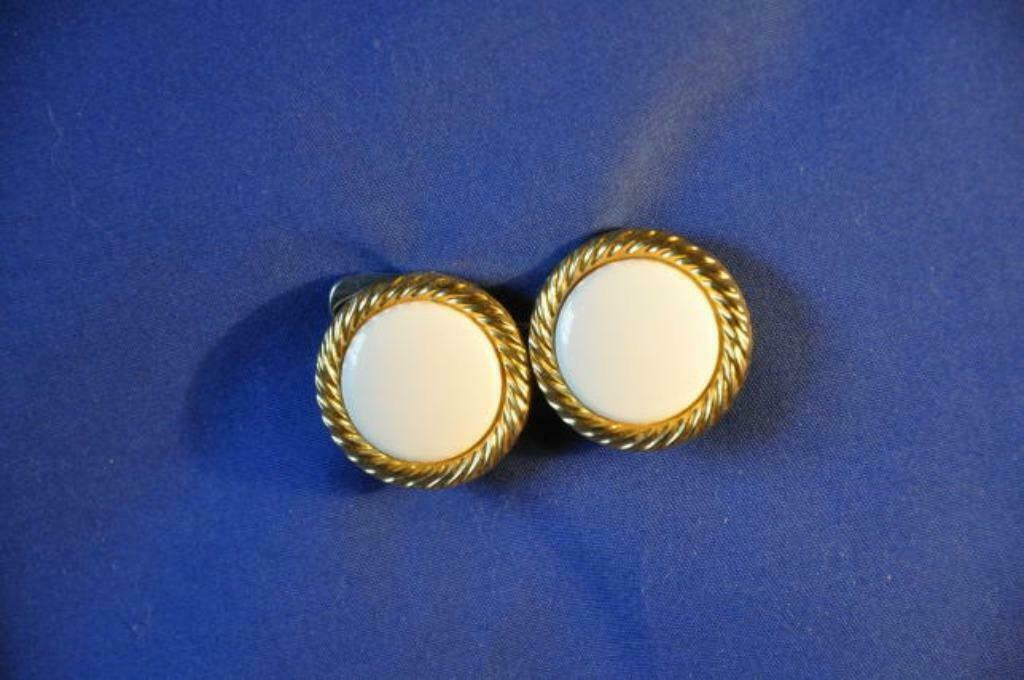 §  paire de boucles d'oreilles clip (12), Bijoux, Sacs & Beauté, Enlèvement ou Envoi, Utilisé, Blanc, Autres matériaux