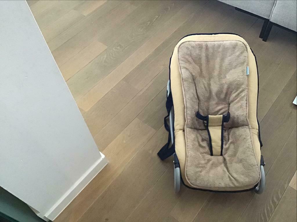 Relax chicco met beschermingskussen, Enfants & Bébés, Relax bébé, Avec ceinture(s), Utilisé, Chaise rebondissante, Enlèvement