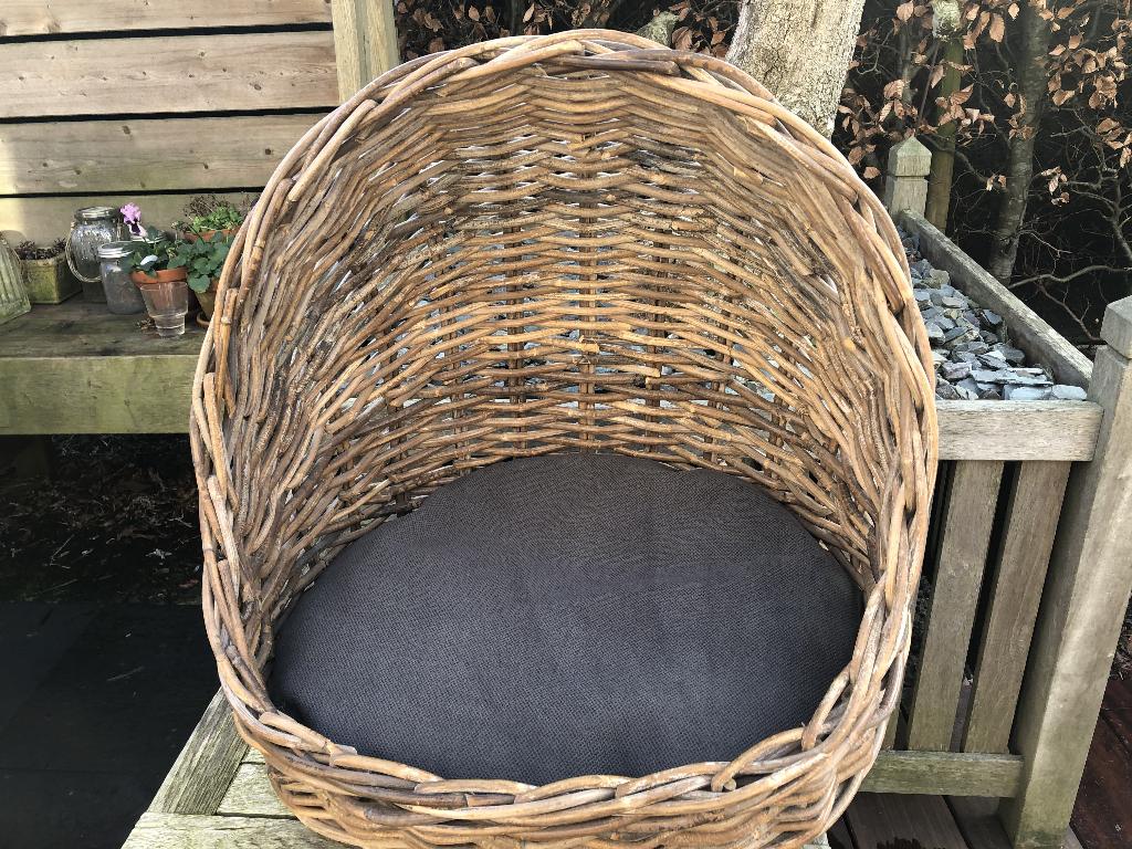Hond/Kattenmand, Ophalen, Zo goed als nieuw, Riet