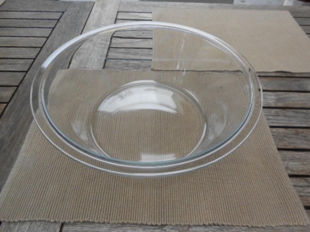 bol en verre épais Ø bord supérieur 33cm Ø bas 20cm H11cm, Enlèvement ou Envoi, Poterie rustique, Verre, Utilisé