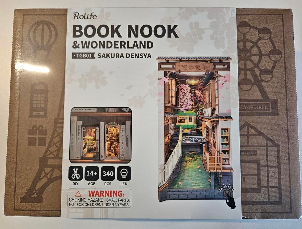Puzzle 3D Book nook Sakura Densya, Hobby & Loisirs créatifs