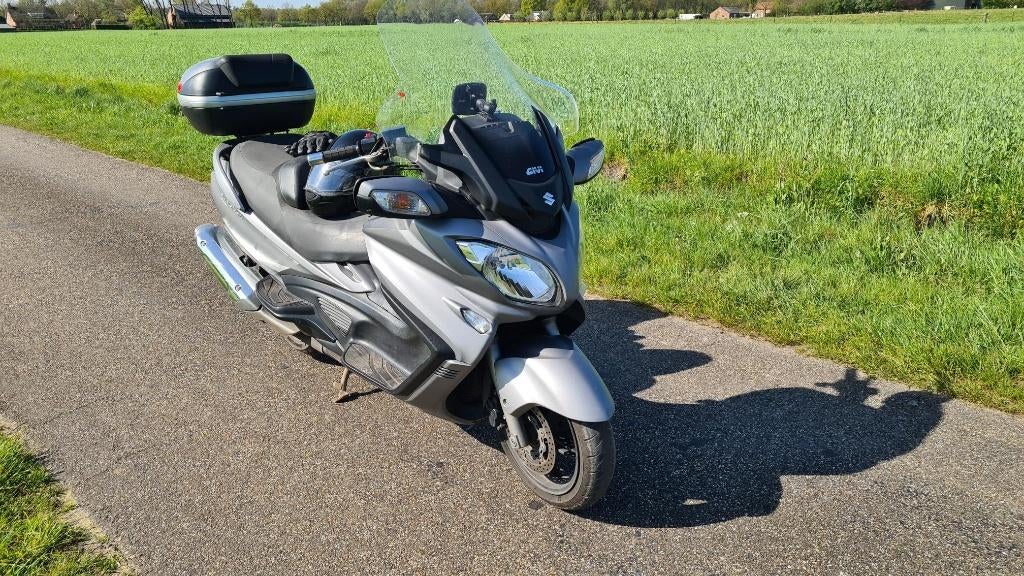 Luxe motorscooter, Motoren, Motoren | Suzuki, Scooter, Motorrijbewijs A, Particulier, 650 cc