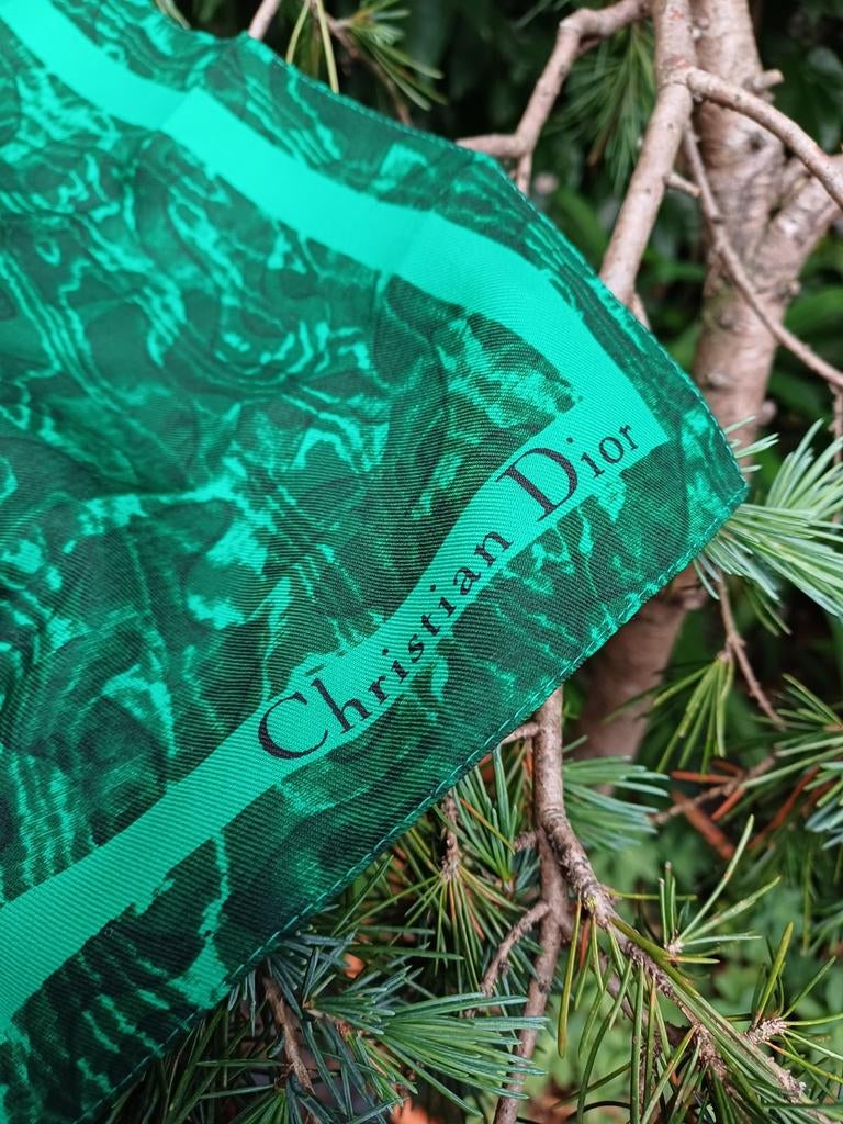 Sjaal/zakdoek Christian Dior poison, Handtassen en Accessoires, Ophalen of Verzenden, Zo goed als nieuw