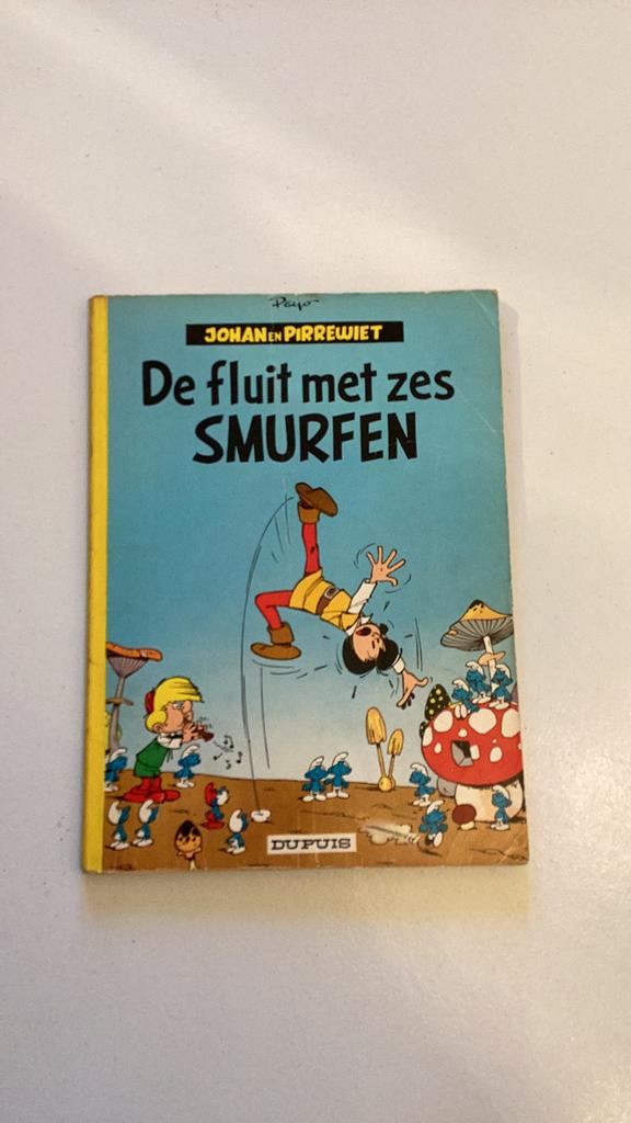 Stripverhaal Johan  en pirrewiet de fluit met zes smurfen, Ophalen of Verzenden, Smurfen, Zo goed als nieuw