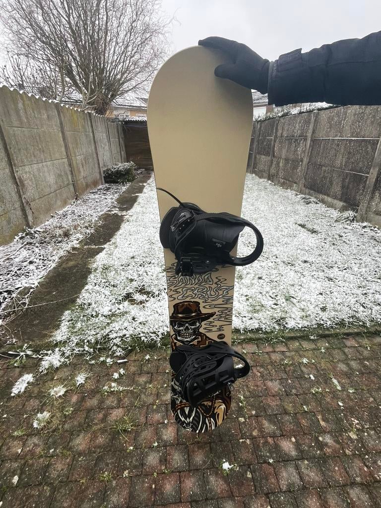 Snowboard (maat 149) &bindingen (maat 43) Santa Cruzz+ zak, Sport en Fitness, Ophalen, Zo goed als nieuw, Board