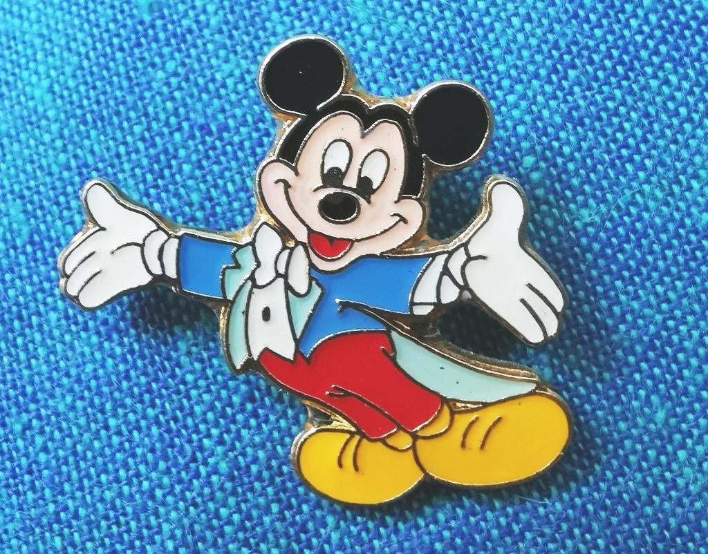 Pin Mickey Mouse. Metaal en emaille., Enlèvement ou Envoi, Comme neuf, Figurine, Insigne ou Pin's