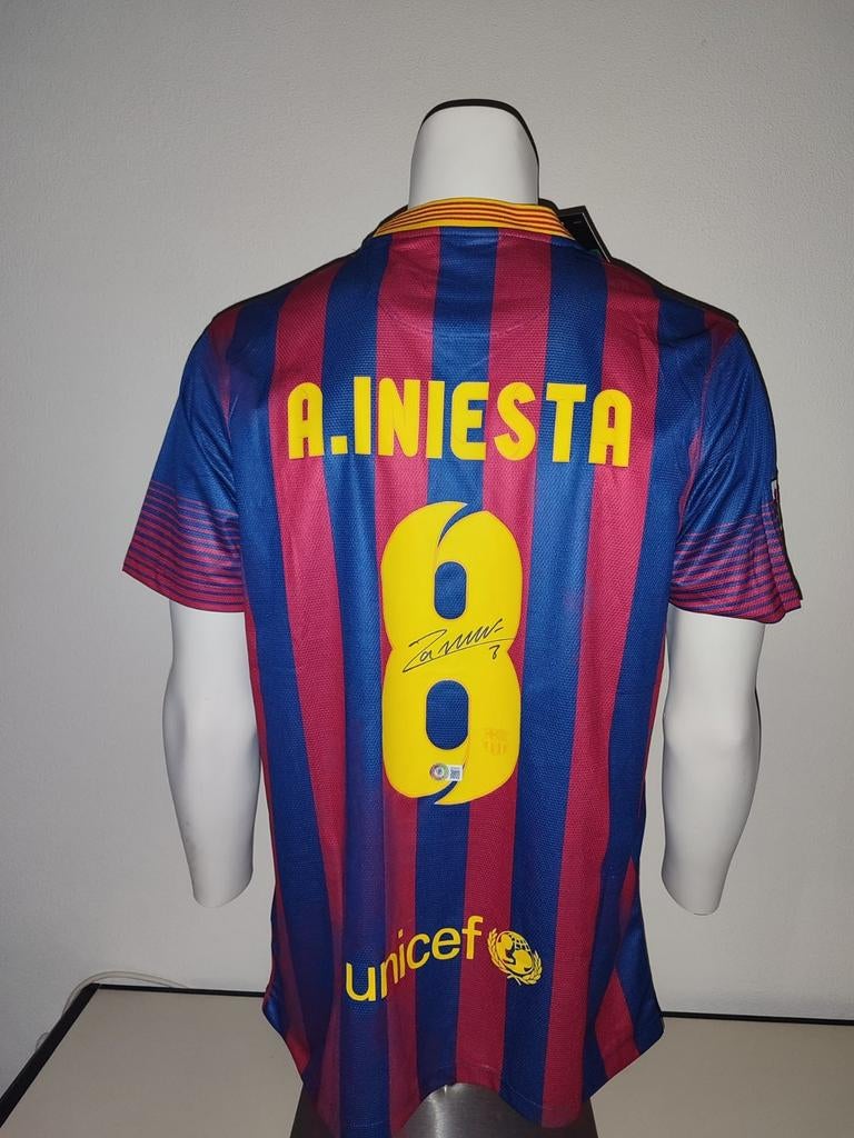 Andres Iniesta a signé le maillot du FC Barcelone avec le ma, Enlèvement ou Envoi, Neuf, Maillot