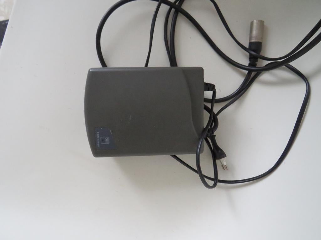 Oplader Batavus/ Sparta elektrische fiets, Vélos & Vélomoteurs, Accessoires vélo | Batteries de vélo, Enlèvement ou Envoi, Comme neuf