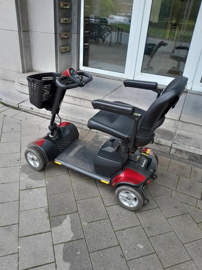 Chaise roulante électrique batterie à remplacer, Divers, Enlèvement ou Envoi, Comme neuf
